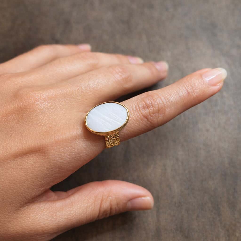 Anillo Oval Madreperla - Imagen 2